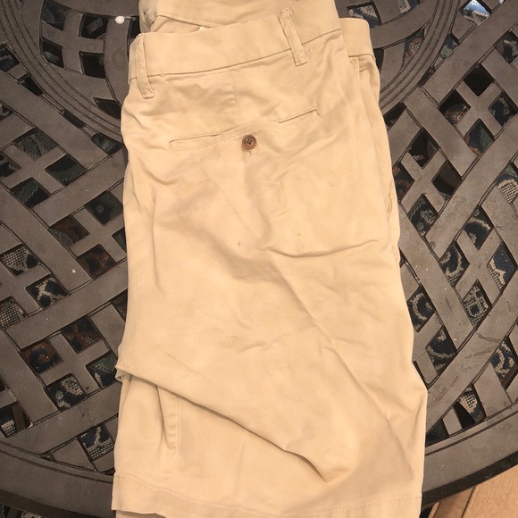 Men’s Kaki Shorts - Picture 2 of 5